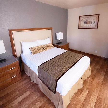 Stay Inn Suite Stockton Buitenkant foto