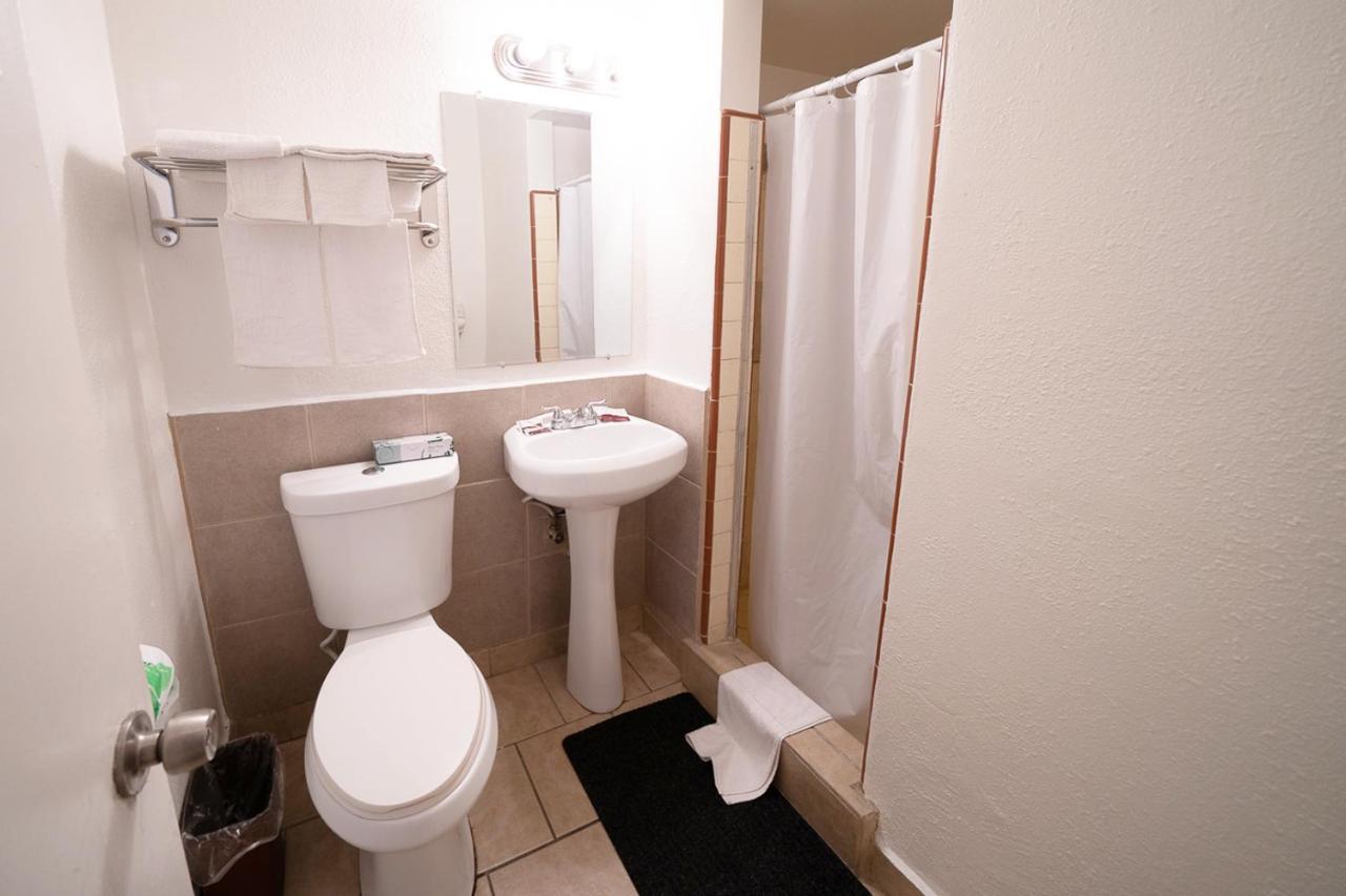 Stay Inn Suite Stockton Buitenkant foto