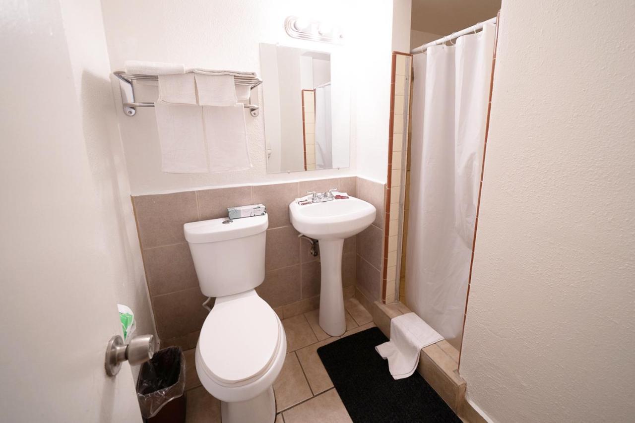 Stay Inn Suite Stockton Buitenkant foto